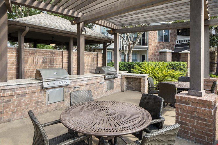 Camden Whispering Oaks Image 16