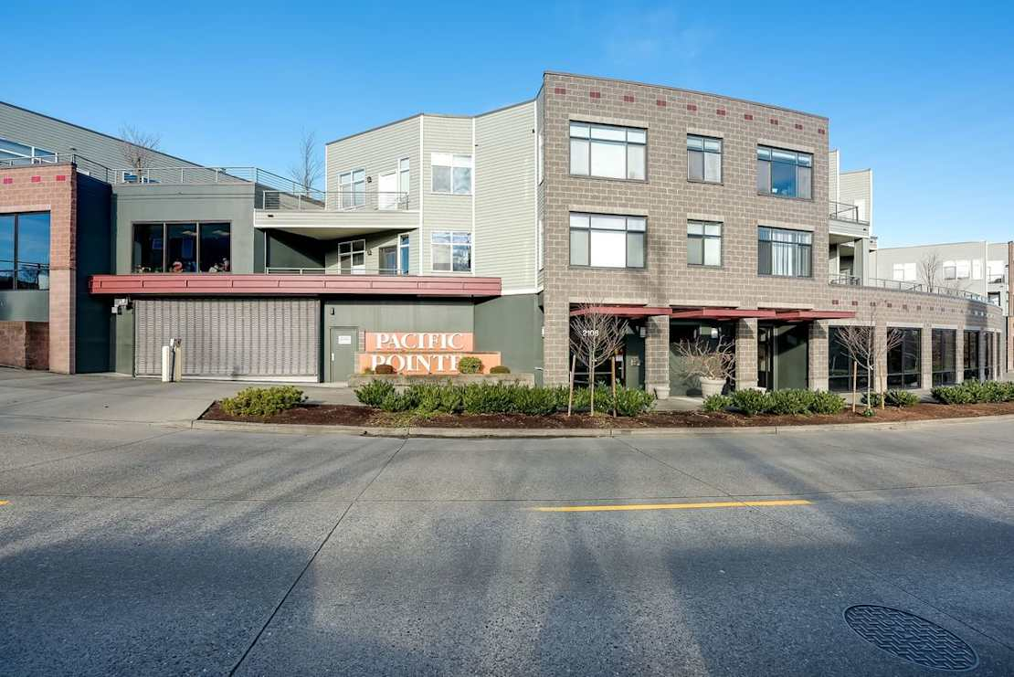 Pacific Pointe Apartments Image 1