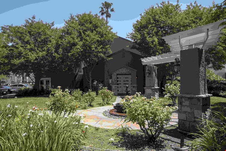 Woodbridge Apartments Image 2