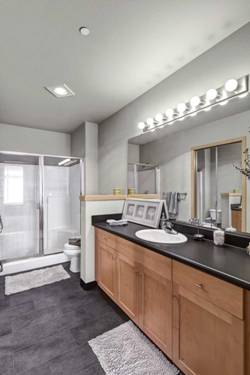 700 Broadway Image 9