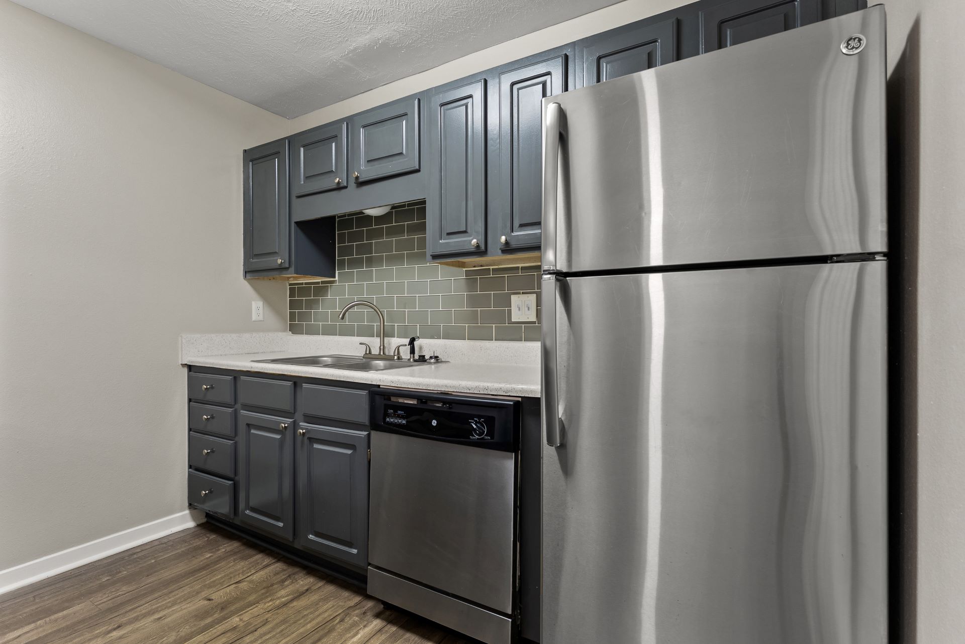 Linden (Renovated) - 2 Bed / 2 Bath - 1,100 Sq.Ft.