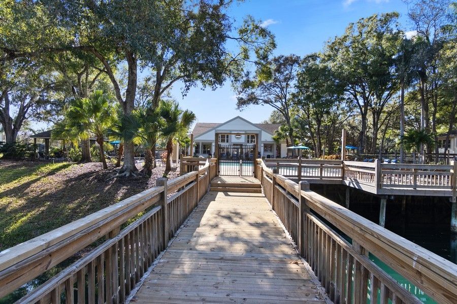 Arium Grove Walk Image 17