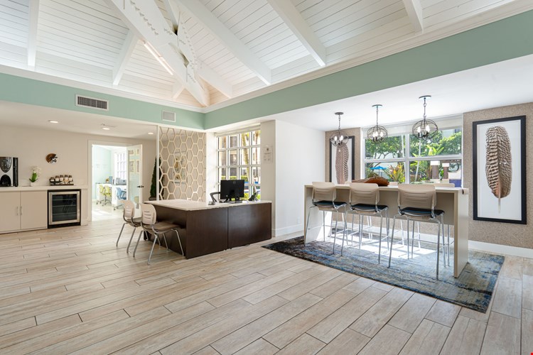 Emerald Palms Apartment Image 28