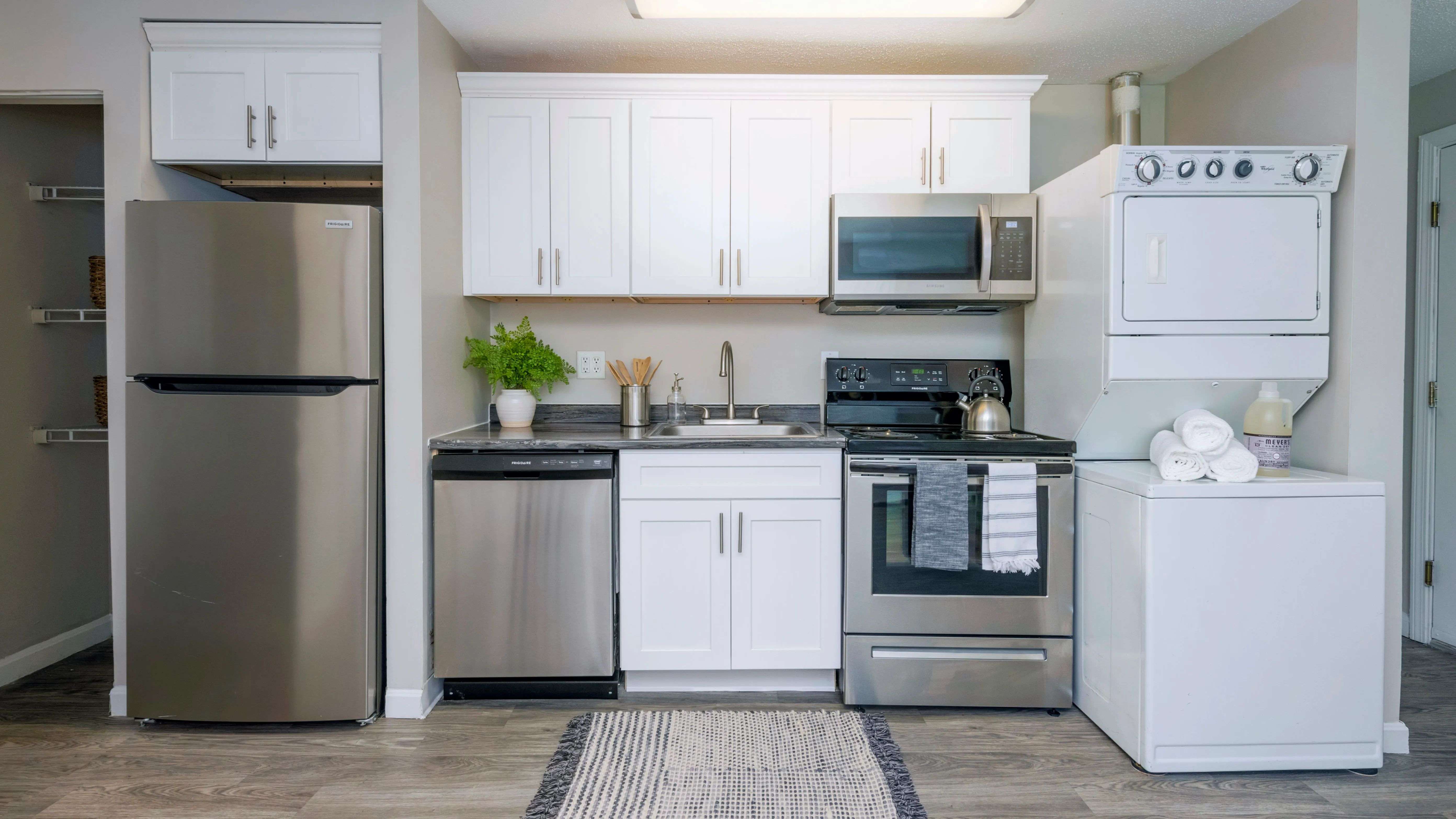 Discover the perfect kitchen with abundant cabinetry and storage as well as an in-unit washer & dryer for effortless living.