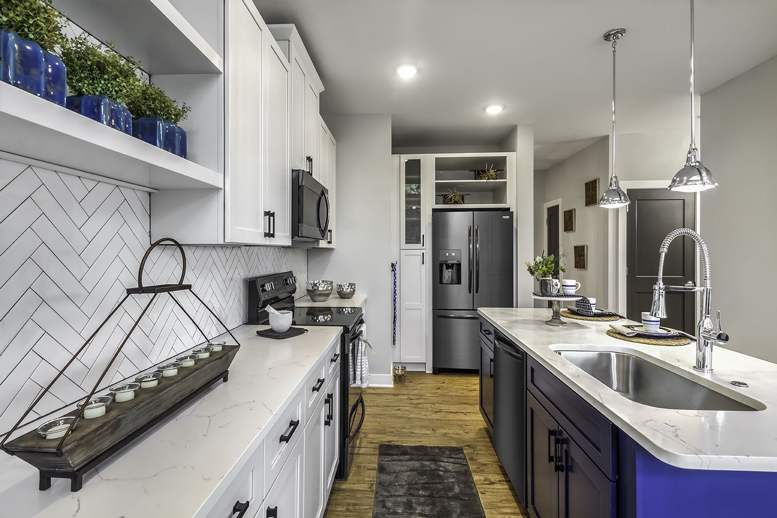 Midwood Station Image 6