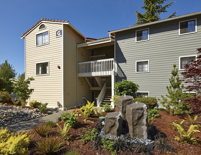 2000 Lake Washington Image 2