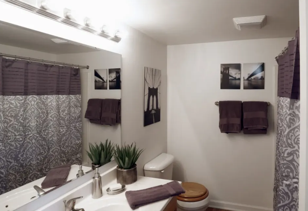 Brookwood Apartments Image 10