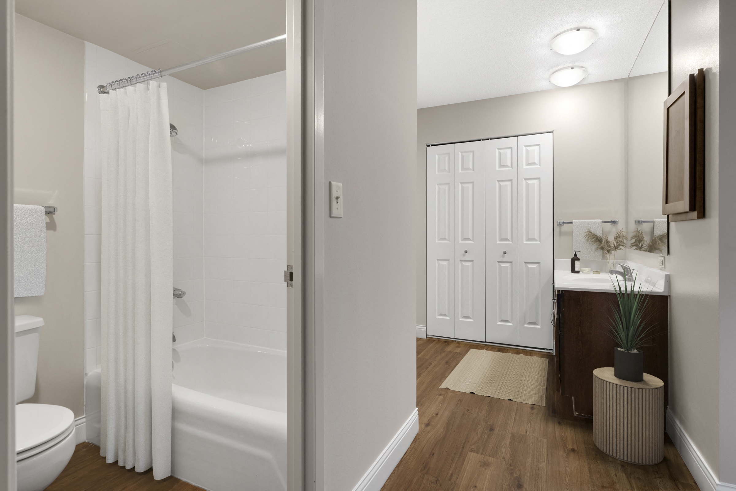 Kellogg Square Image 52