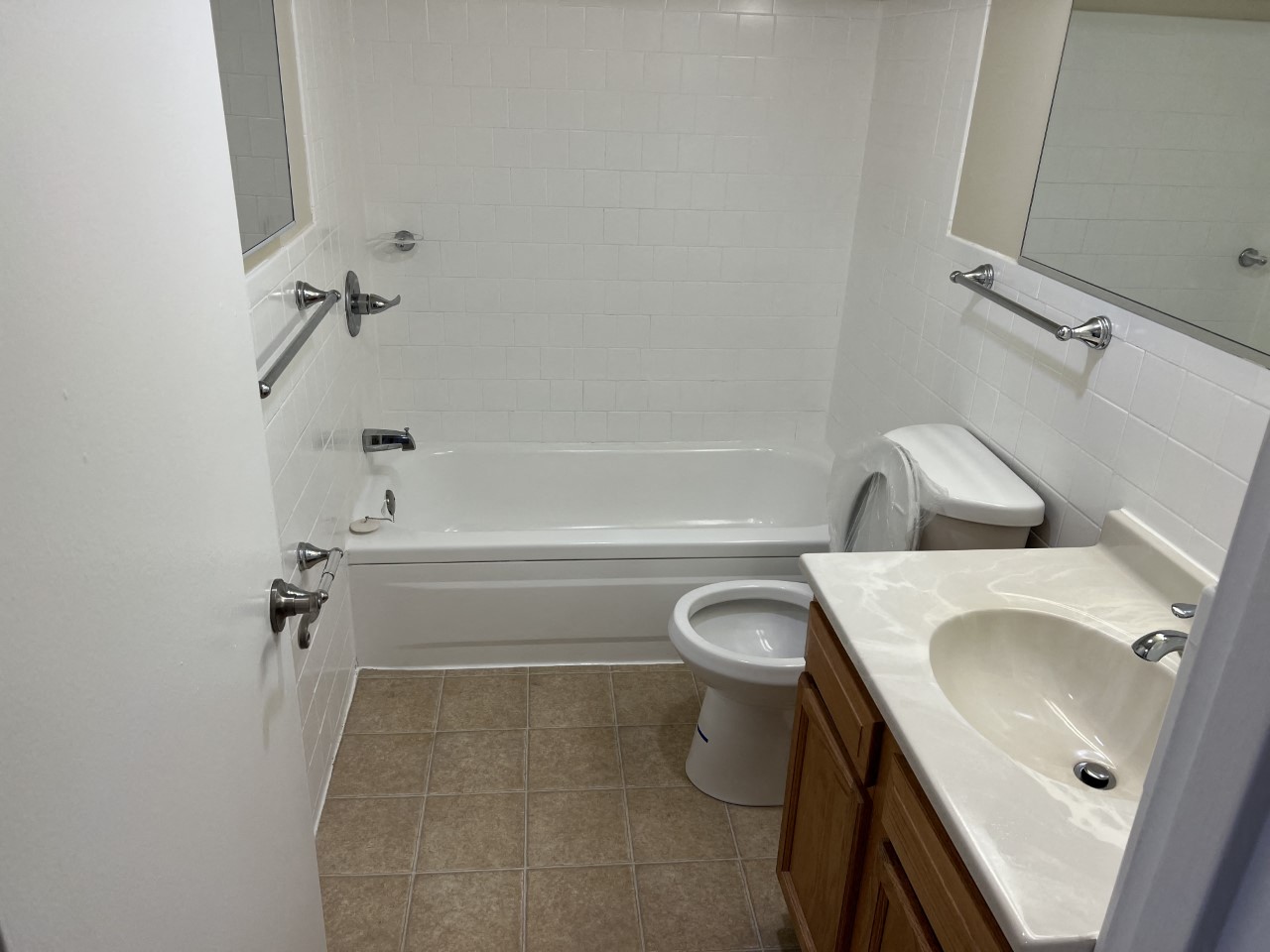 Silver Spring Towers Image 124