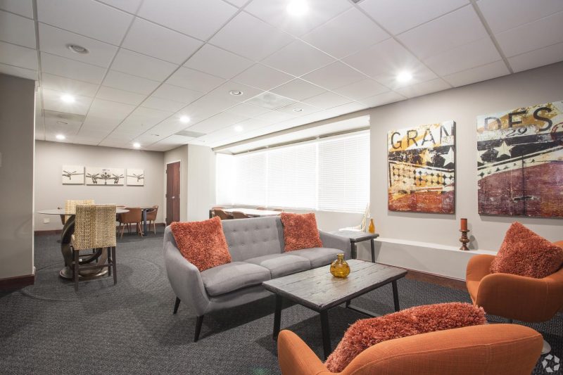 Vista Condominiums Image 13