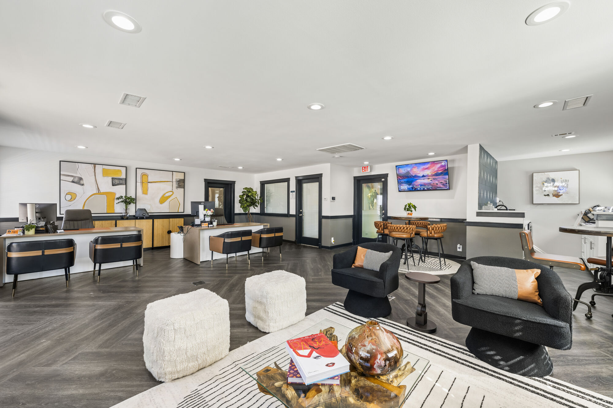 The Halston Image 12