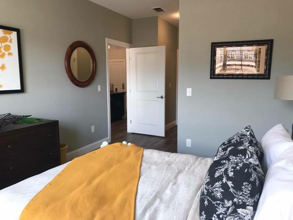 Canal Crossing at Whitneyville West Image 21