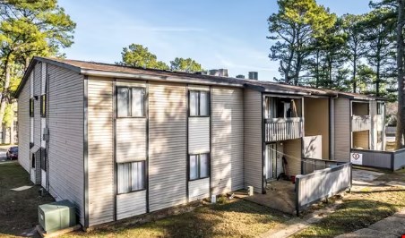 Oakridge Apartments Image 1