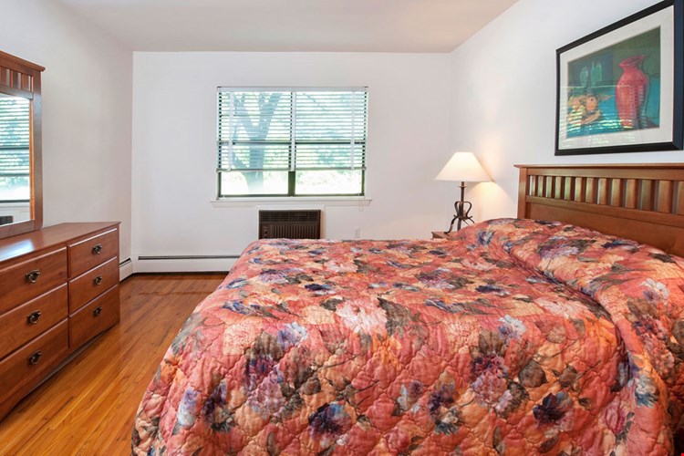 Cedar Arms Apartments Image 4