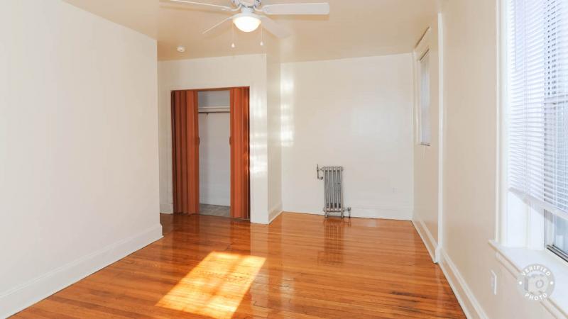 Camelot Apartments Image 4