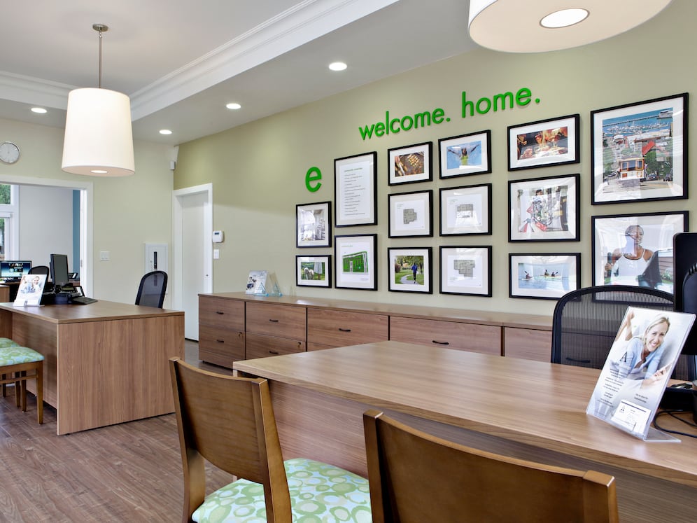 Leasing center