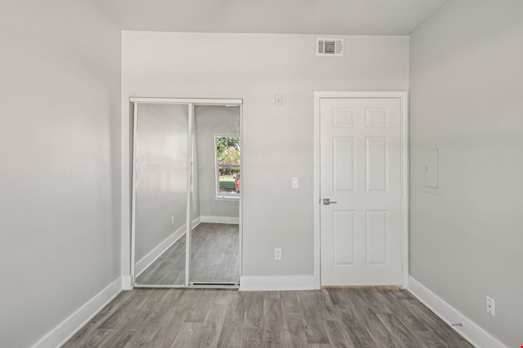 Larkin Apartment Homes Image 116