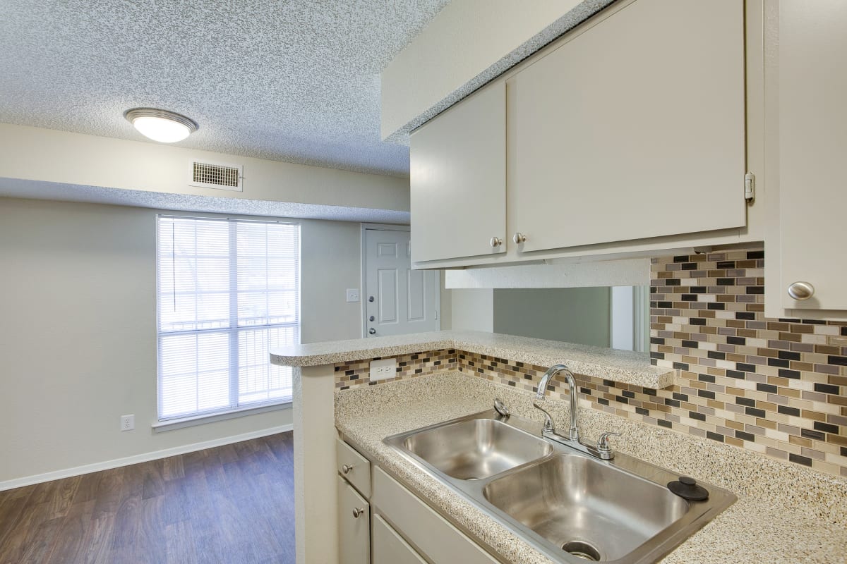 Oaks of Denton Image 6