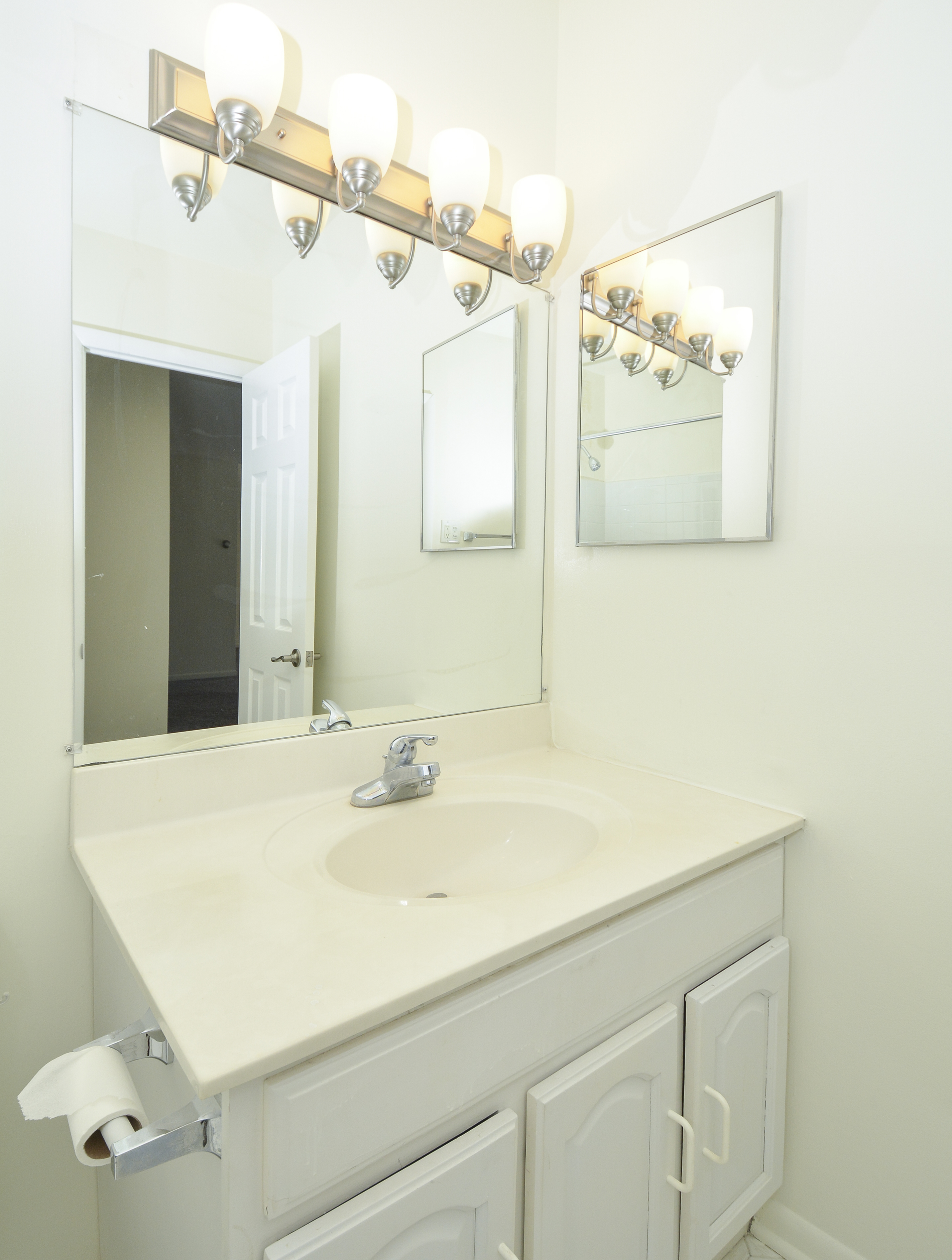 2 BR Upgraded Bathroom