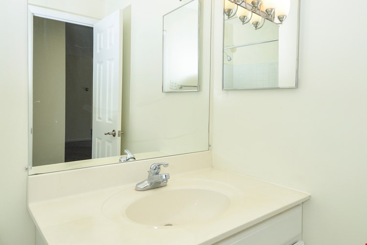 2 BR Upgraded Bathroom