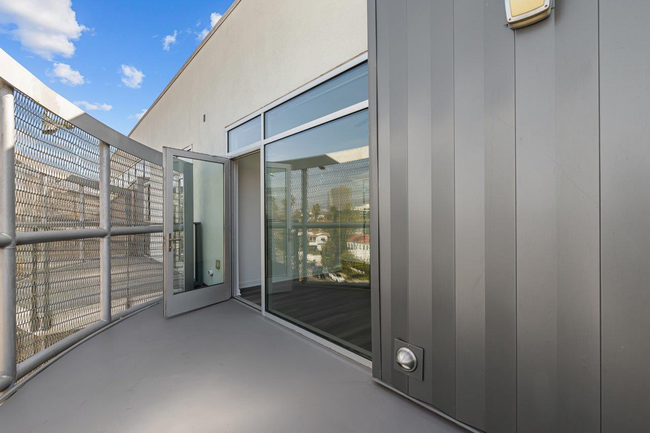 Vinz on Fairfax Image 8