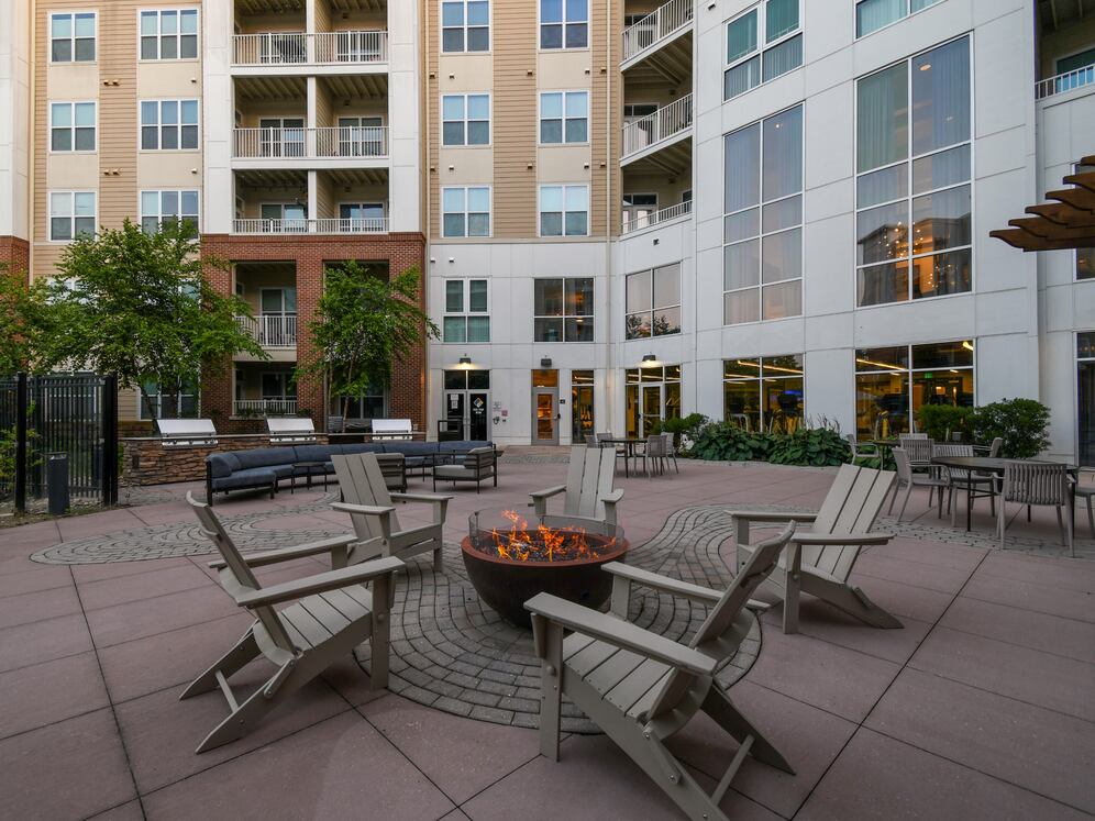 Hunt Valley - Courtyard with firepit