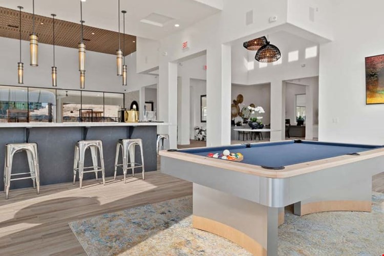 Reveal Skyline Image 3