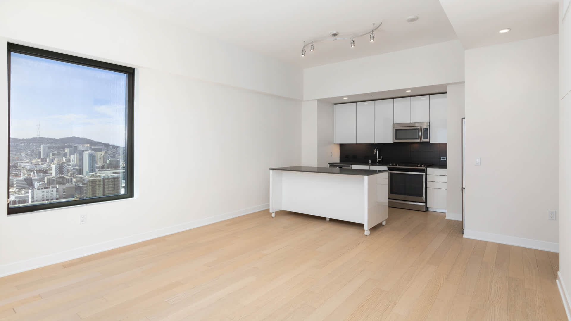 340 Fremont Image 12