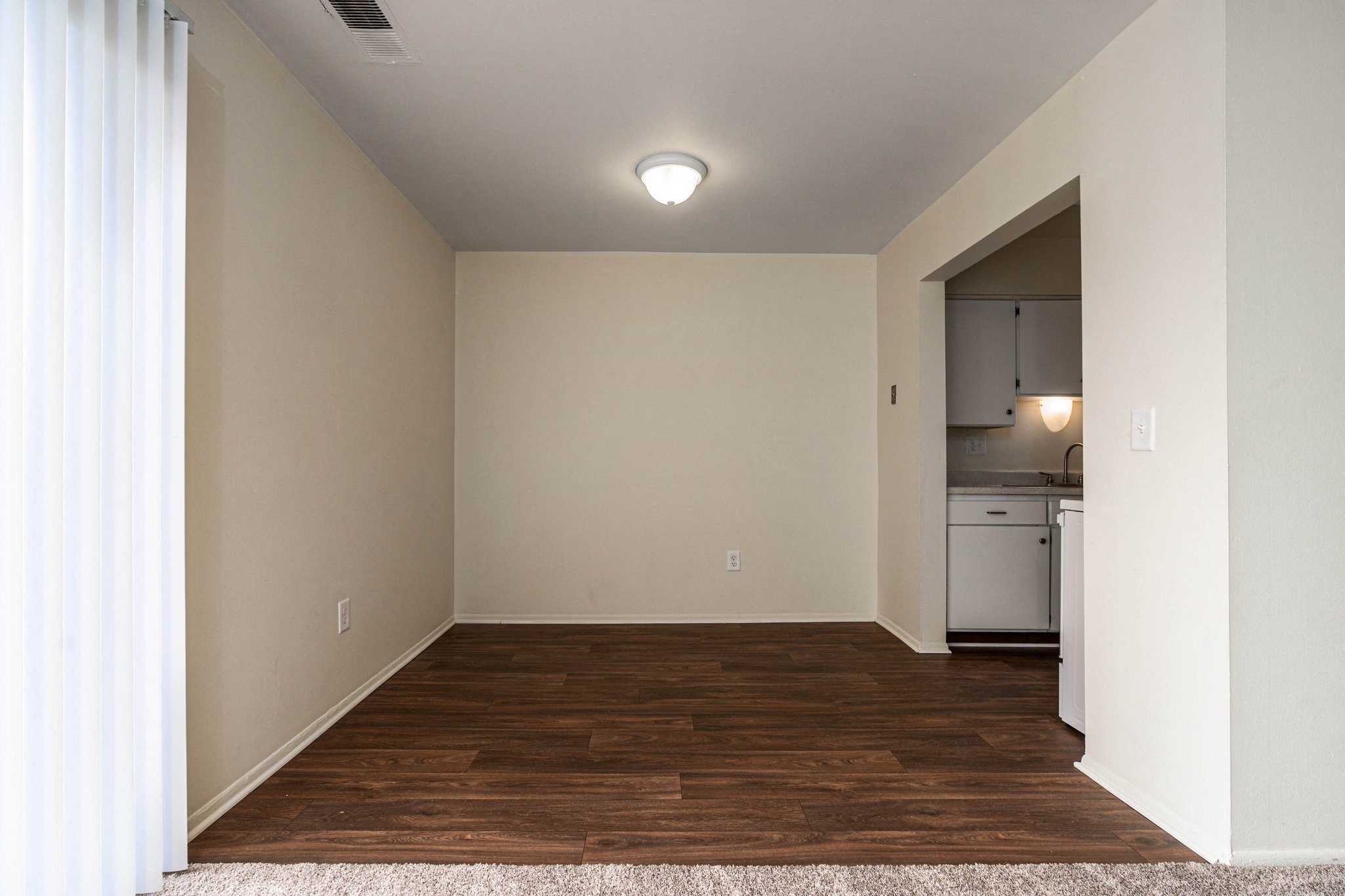 Drawbridge One Bedroom Dining