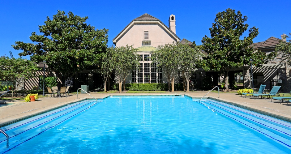 Village on the Parkway Apartments Image 32