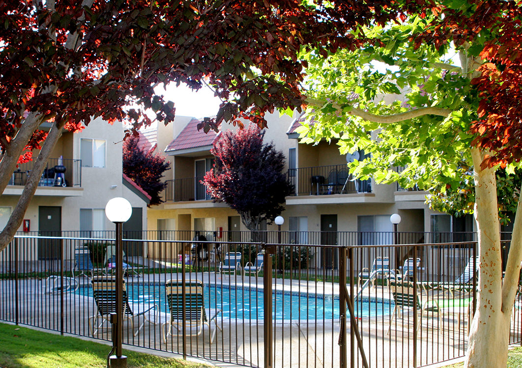 Parkwood Apartments Image 3