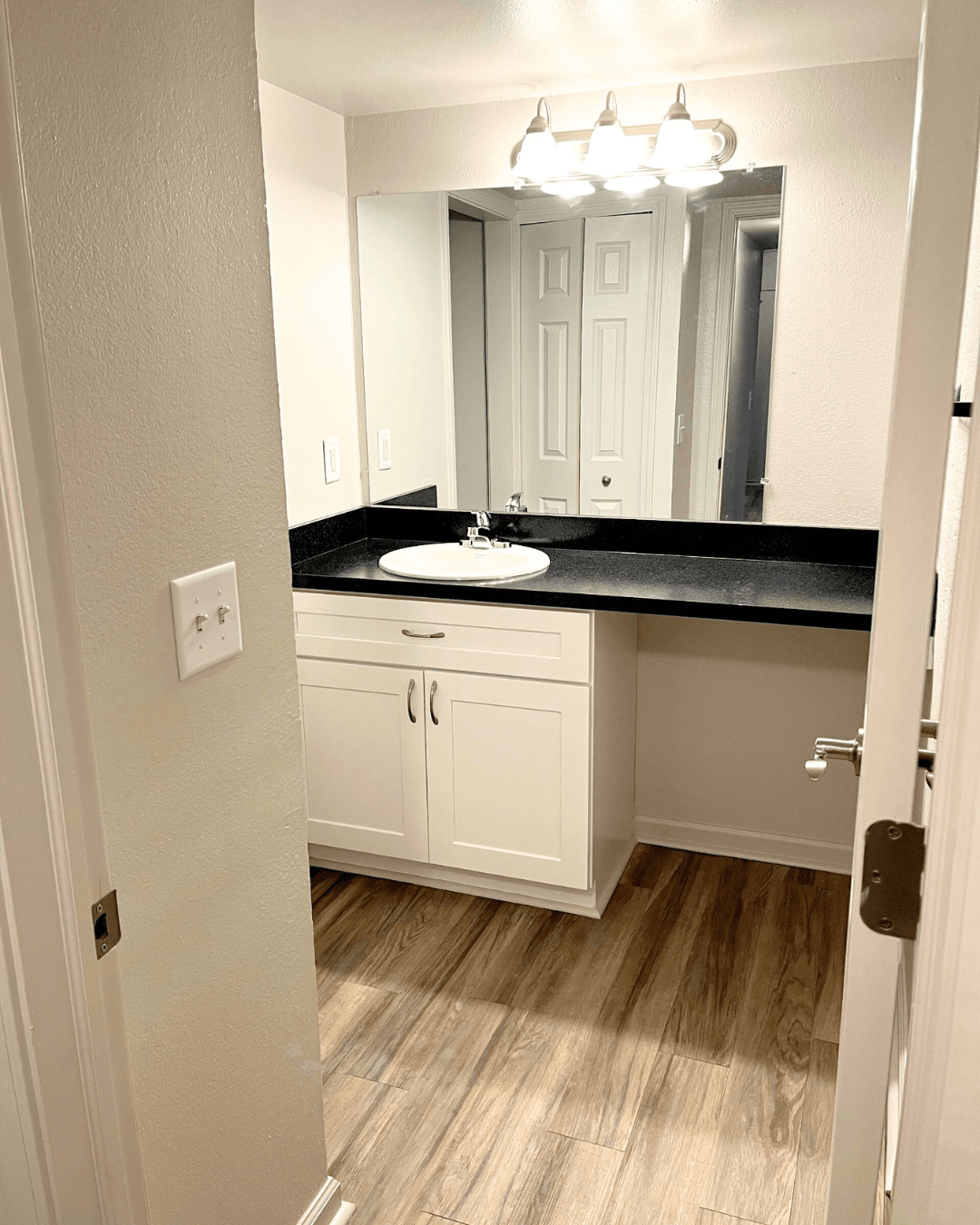 Three Oaks Apartments Image 2