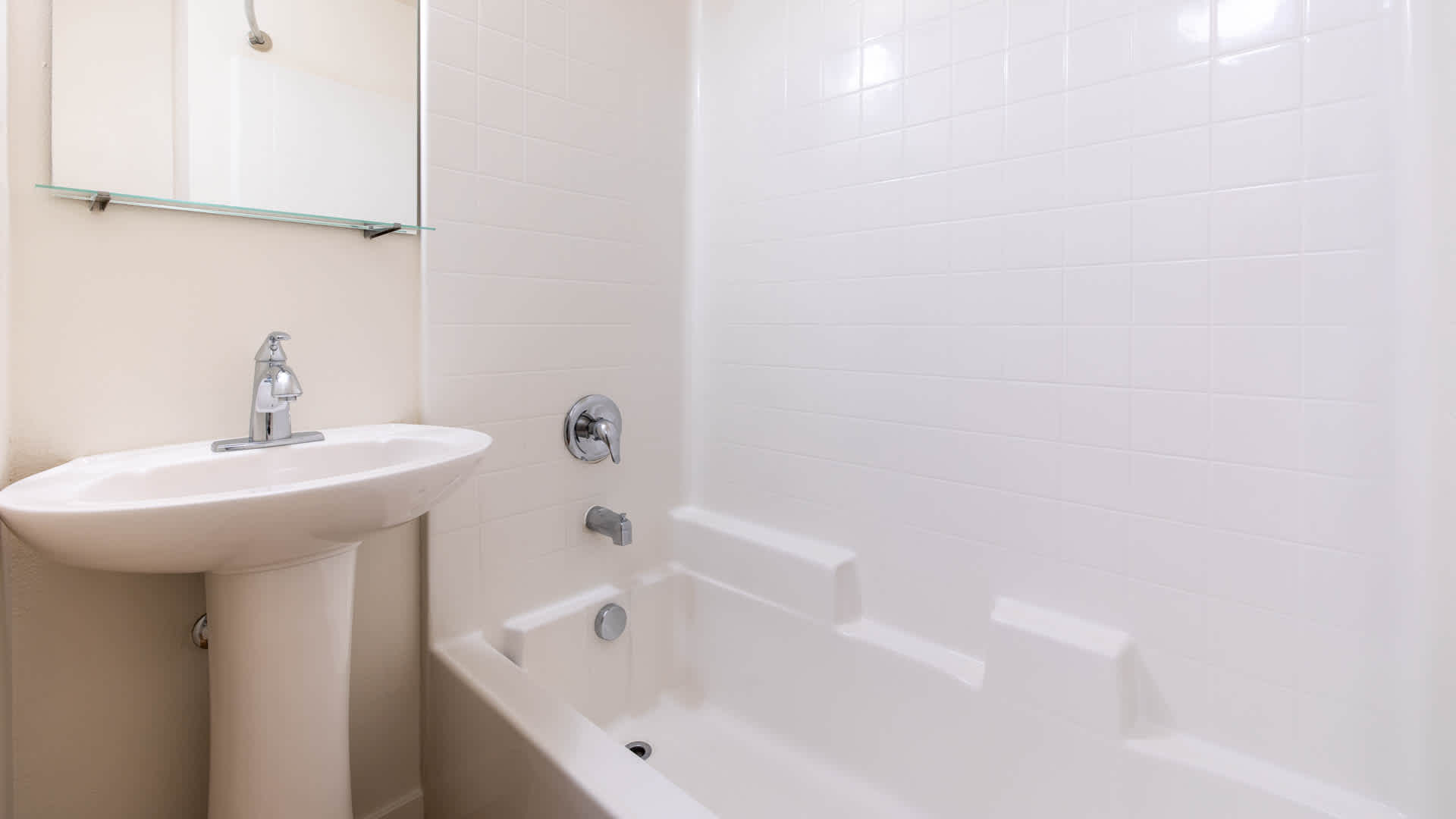 Eleve Lofts and Skydeck Image 11