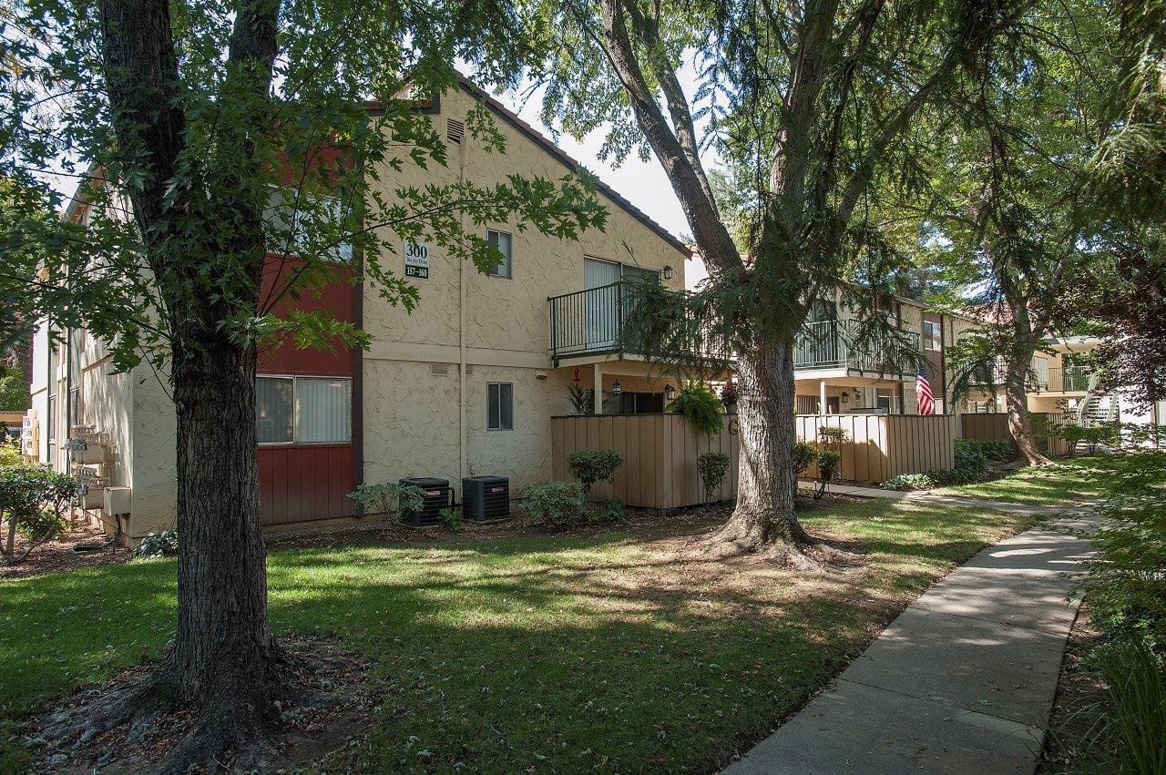 Creekside Gardens Image 14