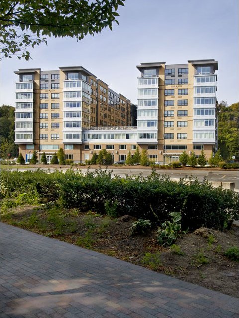 Rivers Edge at Port Imperial Image 4