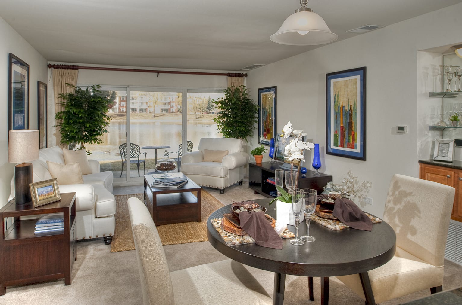 Versailles on The Lakes Image 4