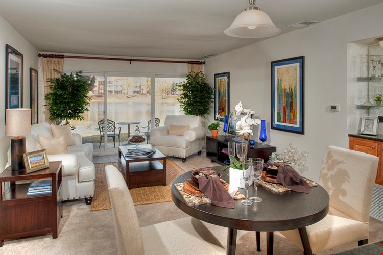 Versailles on The Lakes Image 4