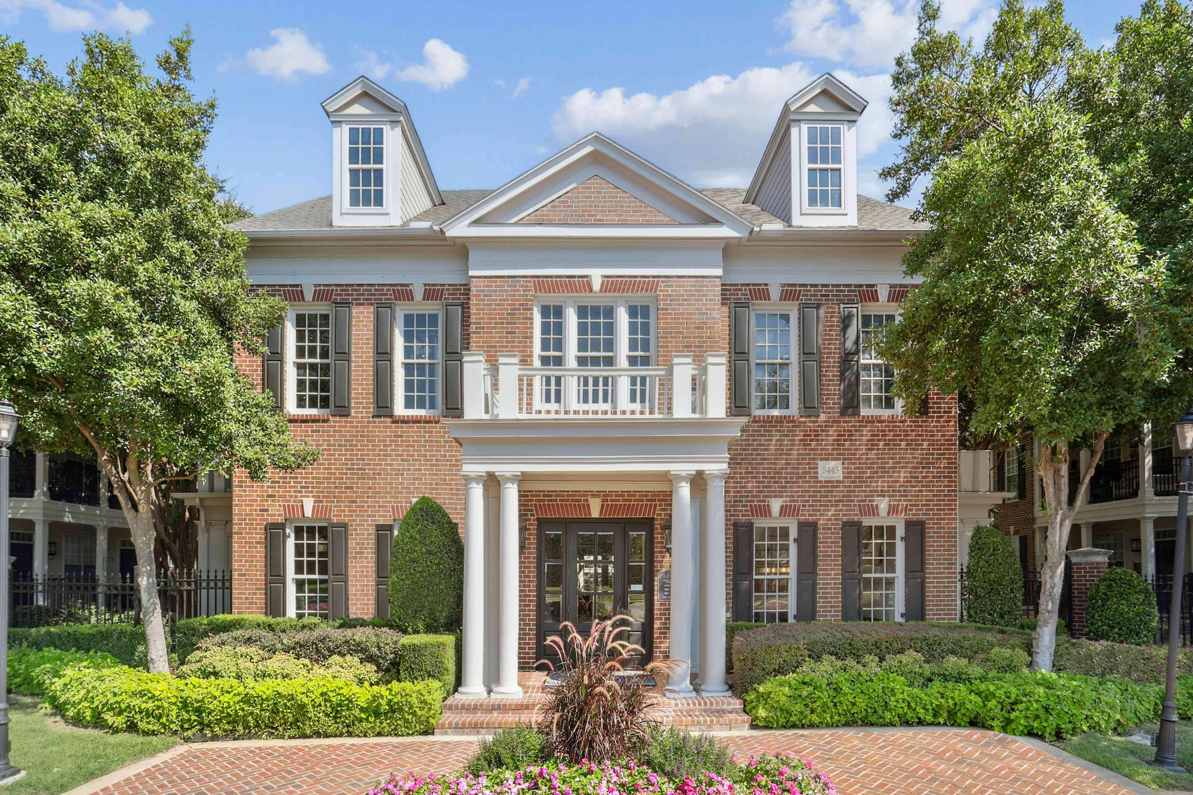 The Caruth Premier Townhome Apartments Image 20