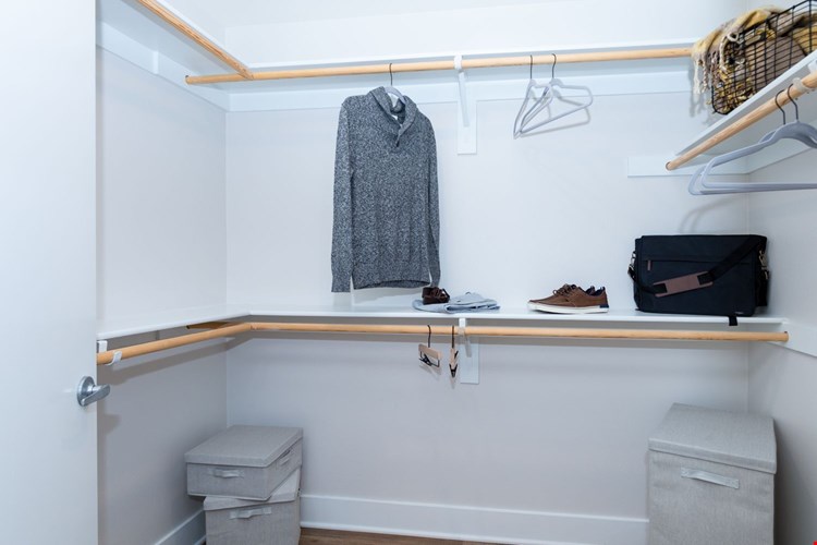 IMT Gallery 421 Image 18