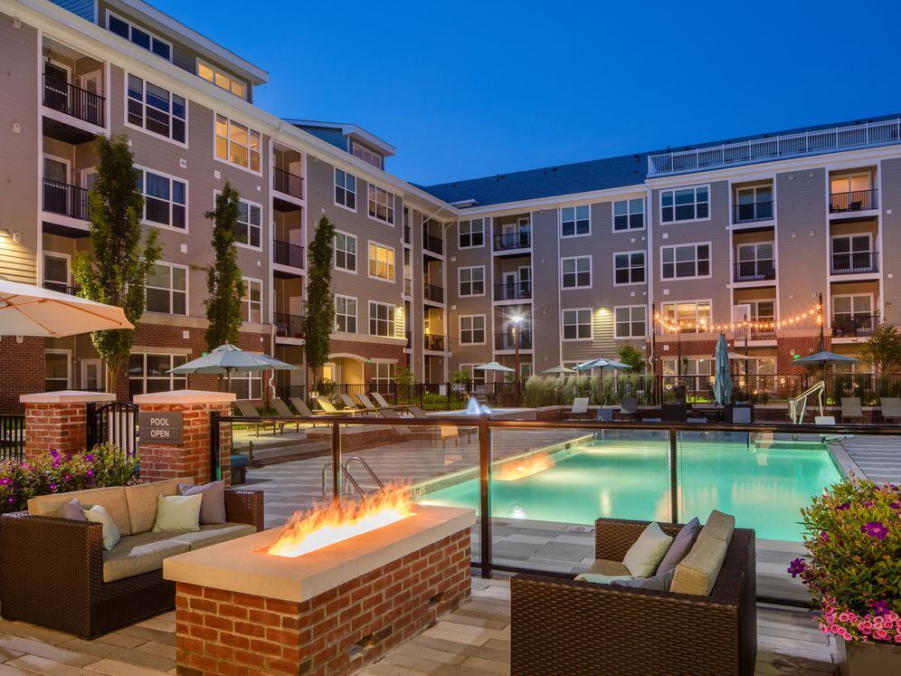 Courtyard with Lounge Seating