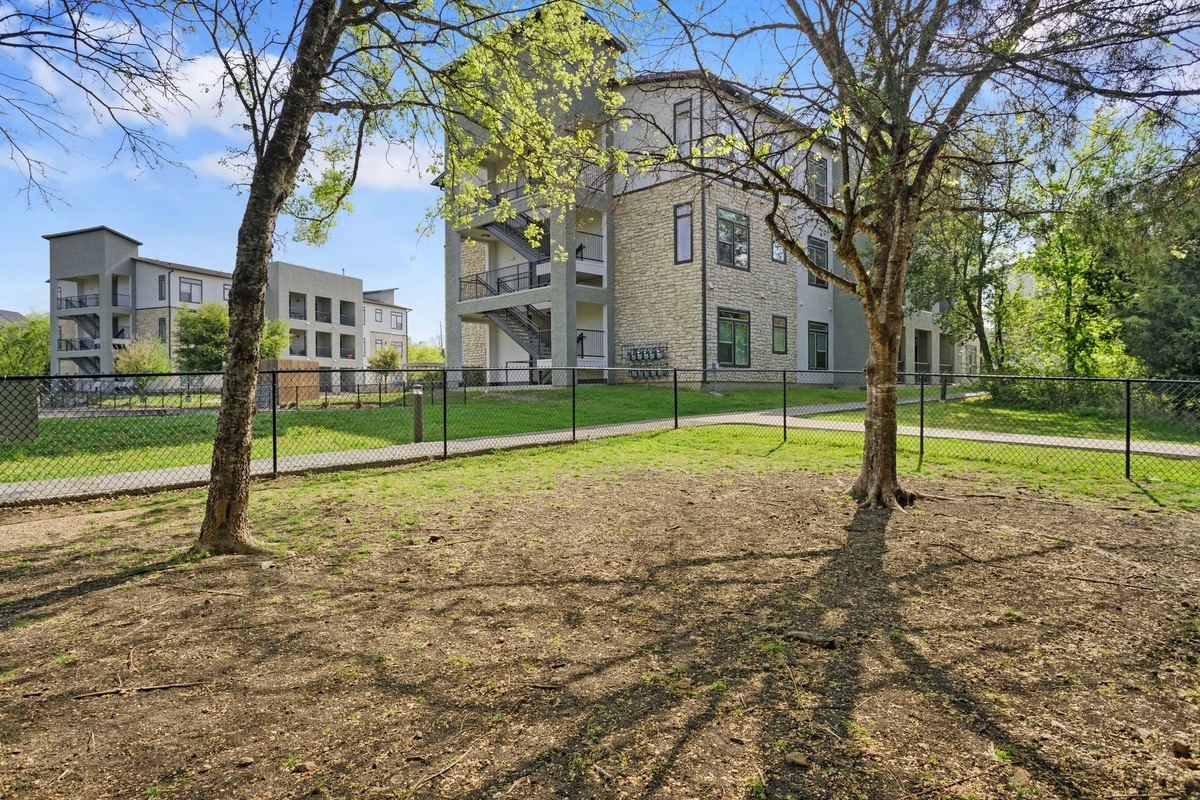 Radius on Grove Image 45