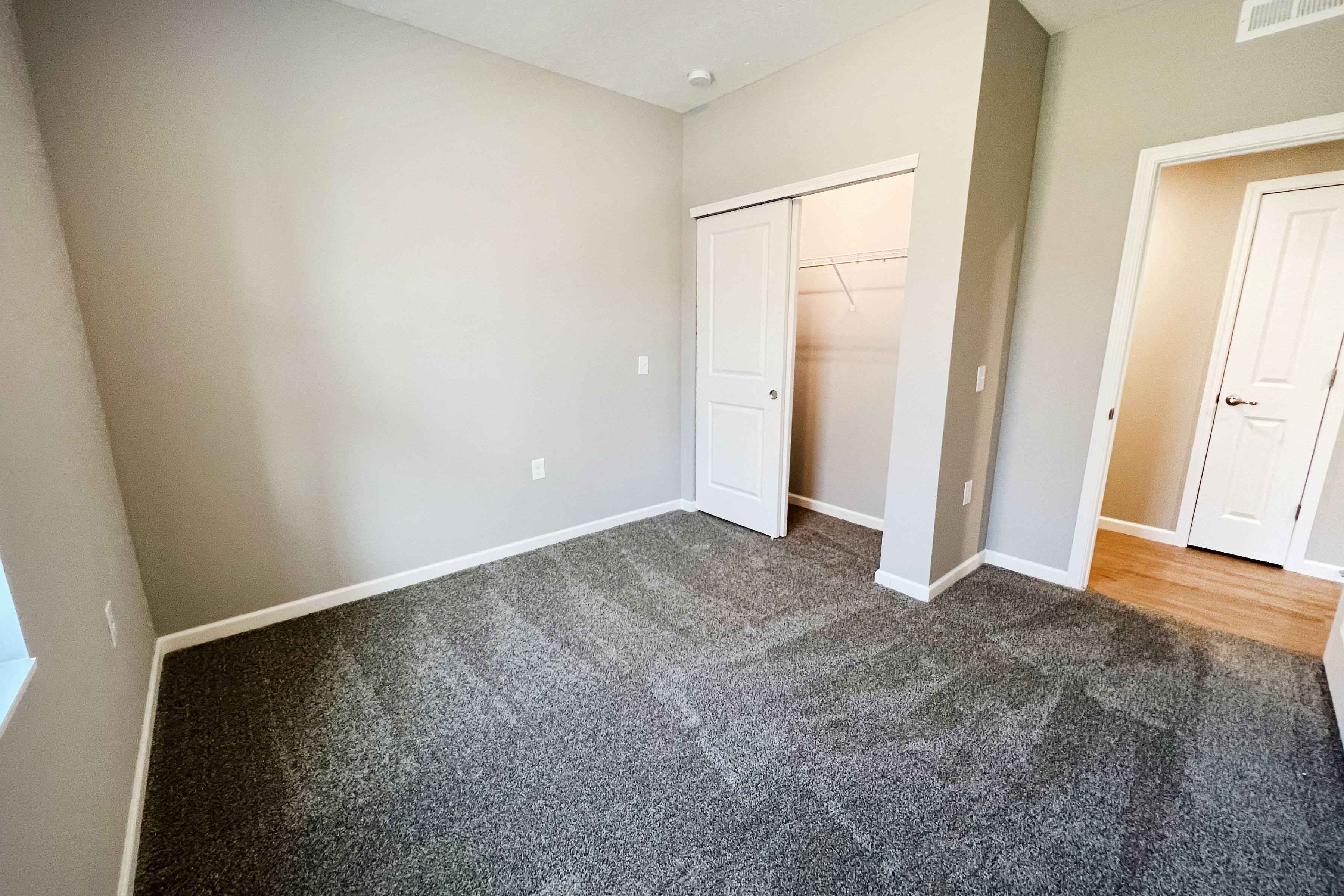 3 Bedroom Arlington Bedroom