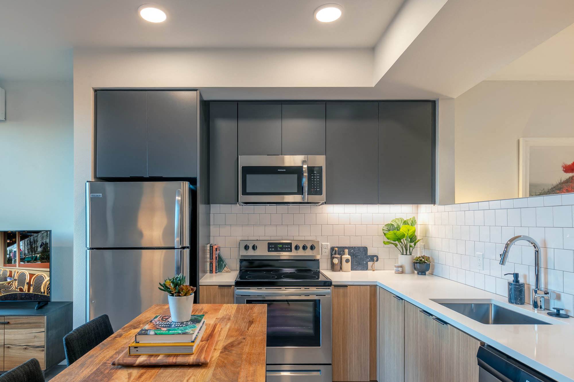 Two-Tone Cabinets