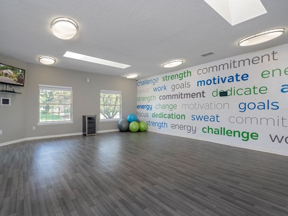 Fairlane Meadows Apartments and Townhomes Image 7