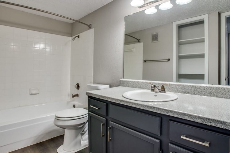 Decker Apartment Homes Image 8