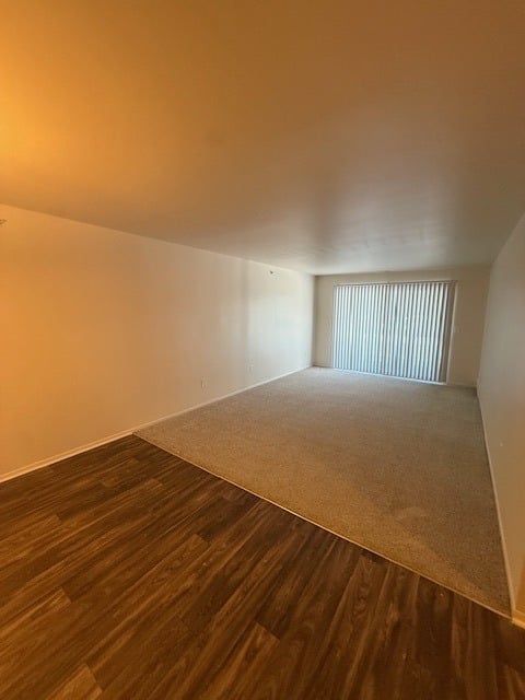 Lakeside Village Apartments Image 254