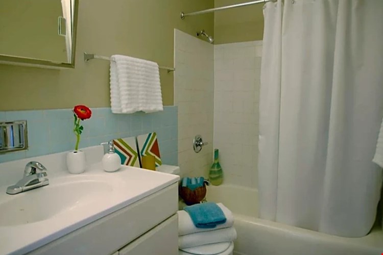 Etna Hamilton Plaza Image 2