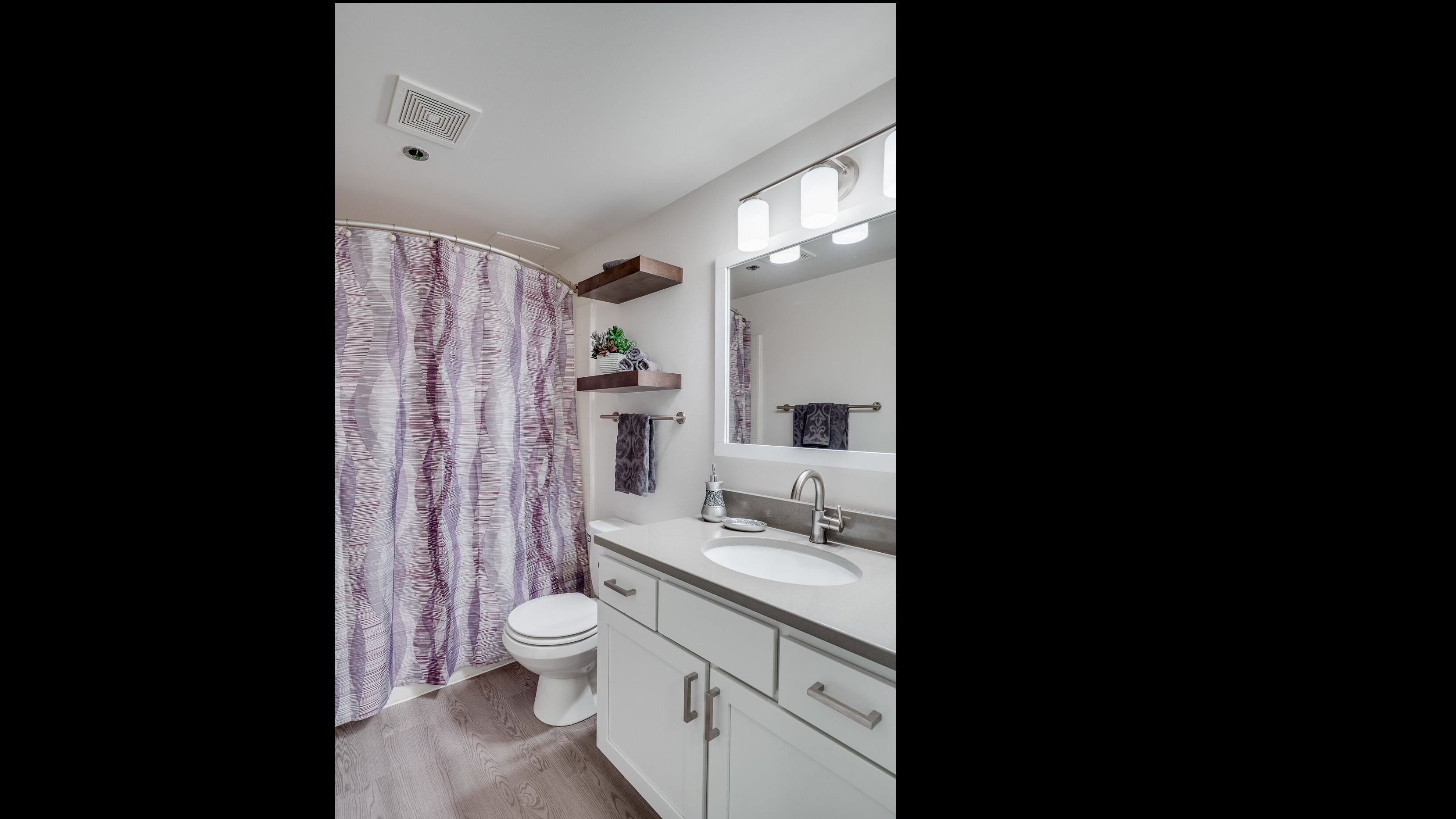 Laurel Village  Image 9