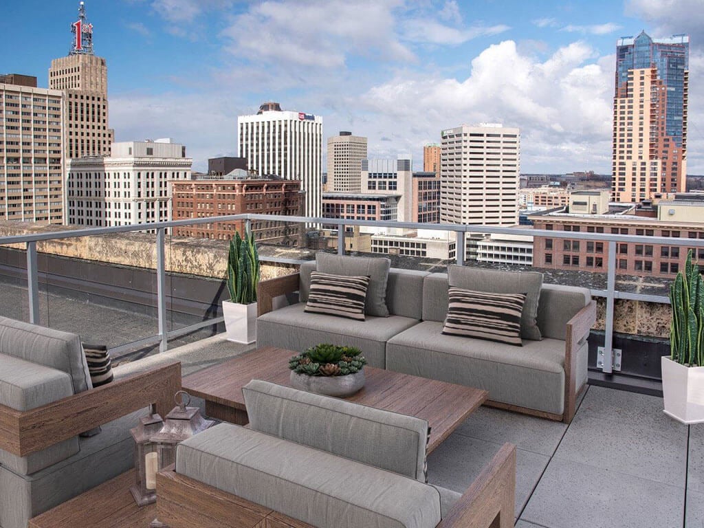 Custom House Image 20
