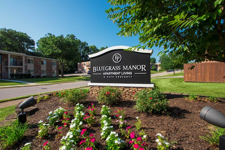 Blue Grass Manor Image 53